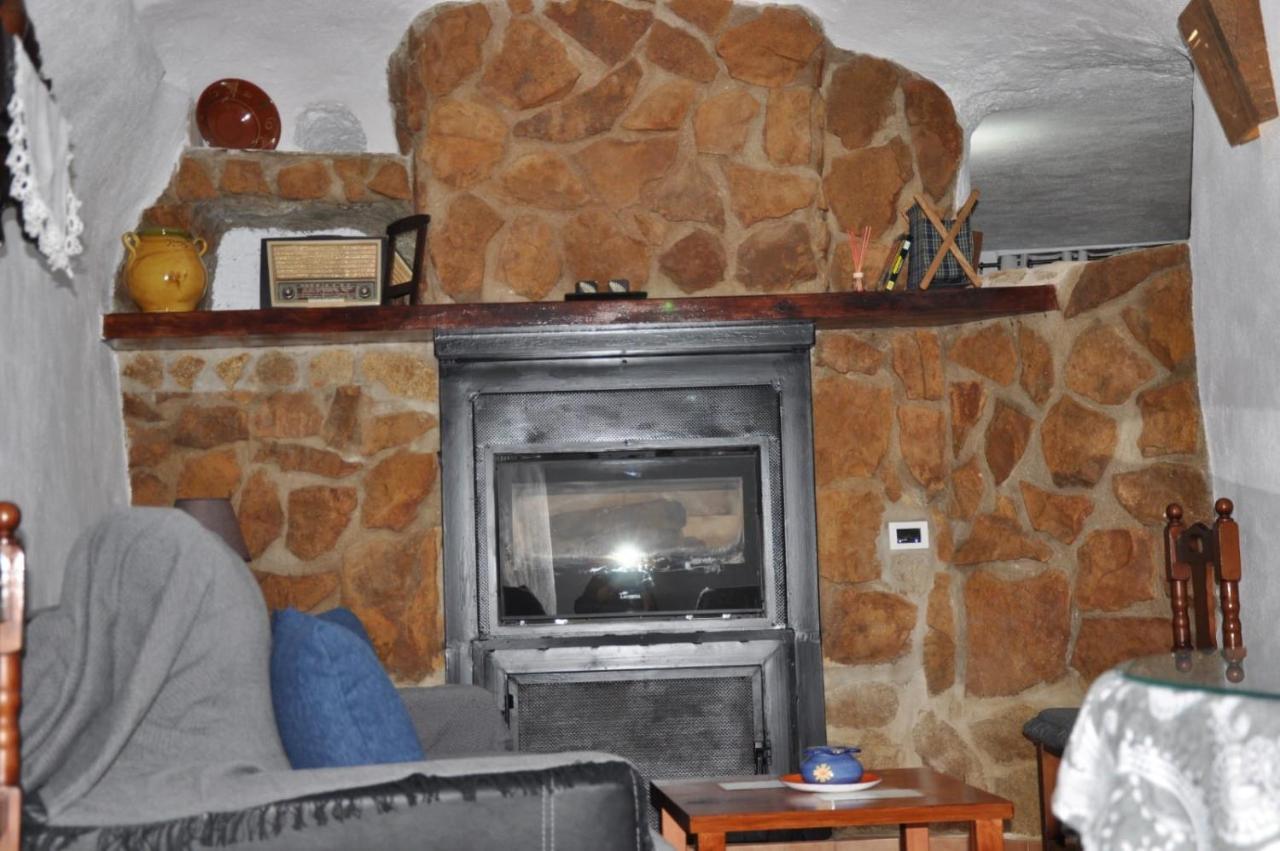 Casa Cueva El Almendro Guest House Pegalajar Bagian luar foto